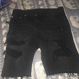 Levi’s destroyed ripped shorts black